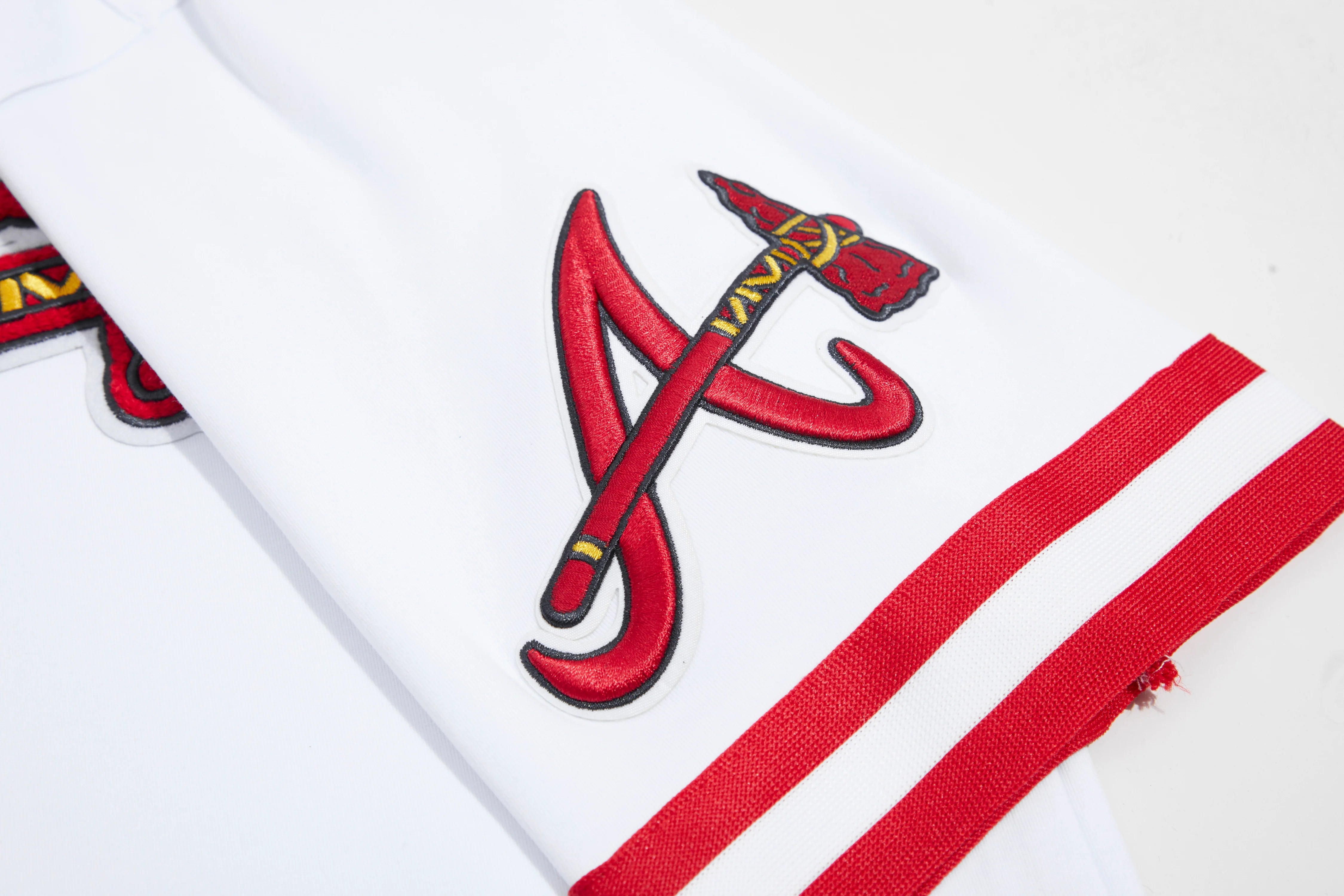 Atlanta Braves - MLB Classic Chenille Men's Top T-shirt
