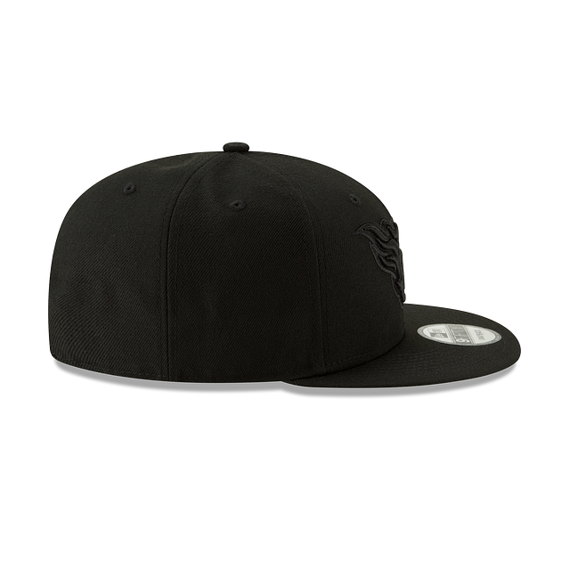 Tennessee Titans - Black on Black 9Fifty Basic Snapback Hat, New Era
