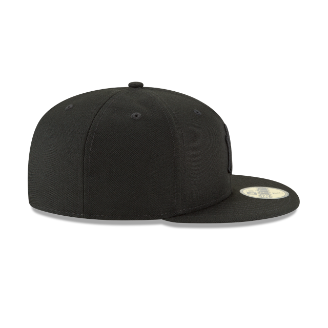 New York Yankees - 59Fifty Blackout Basic Men's Hat, New Era