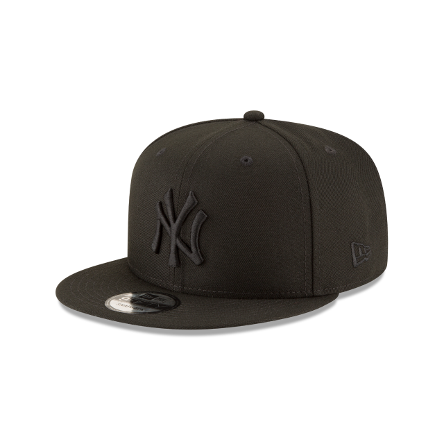 New York Yankees - 9Fifty Limited Edition Black on Black Snapback Hat, New Era